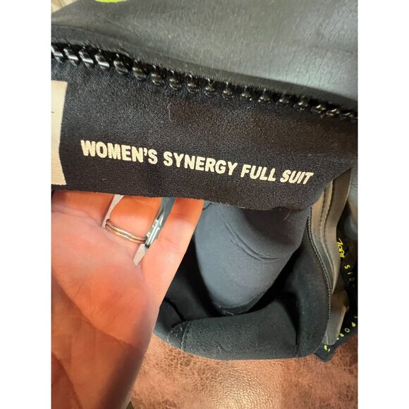 Womens Synergy Full Wet Suit Medium - Picture 4 of 14